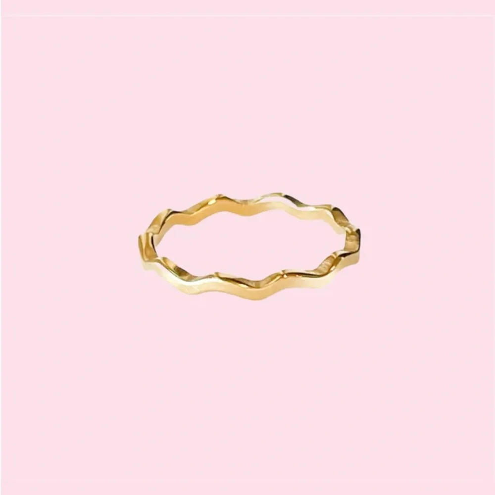 Waves Ring - Picture 2 of 2